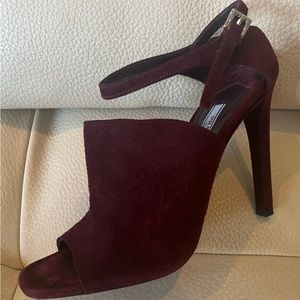 Prada sandal, in plum suede, size 38